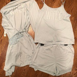 Rae Dunn WIFEY EST. 2021 Robe PJ Set M
